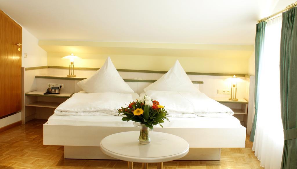 AppartementPension Zum Zacherl Feldkirchen  Zimmer foto